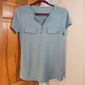 Women's Short-Sleeve Zip Front Top in Light Blue Sz L